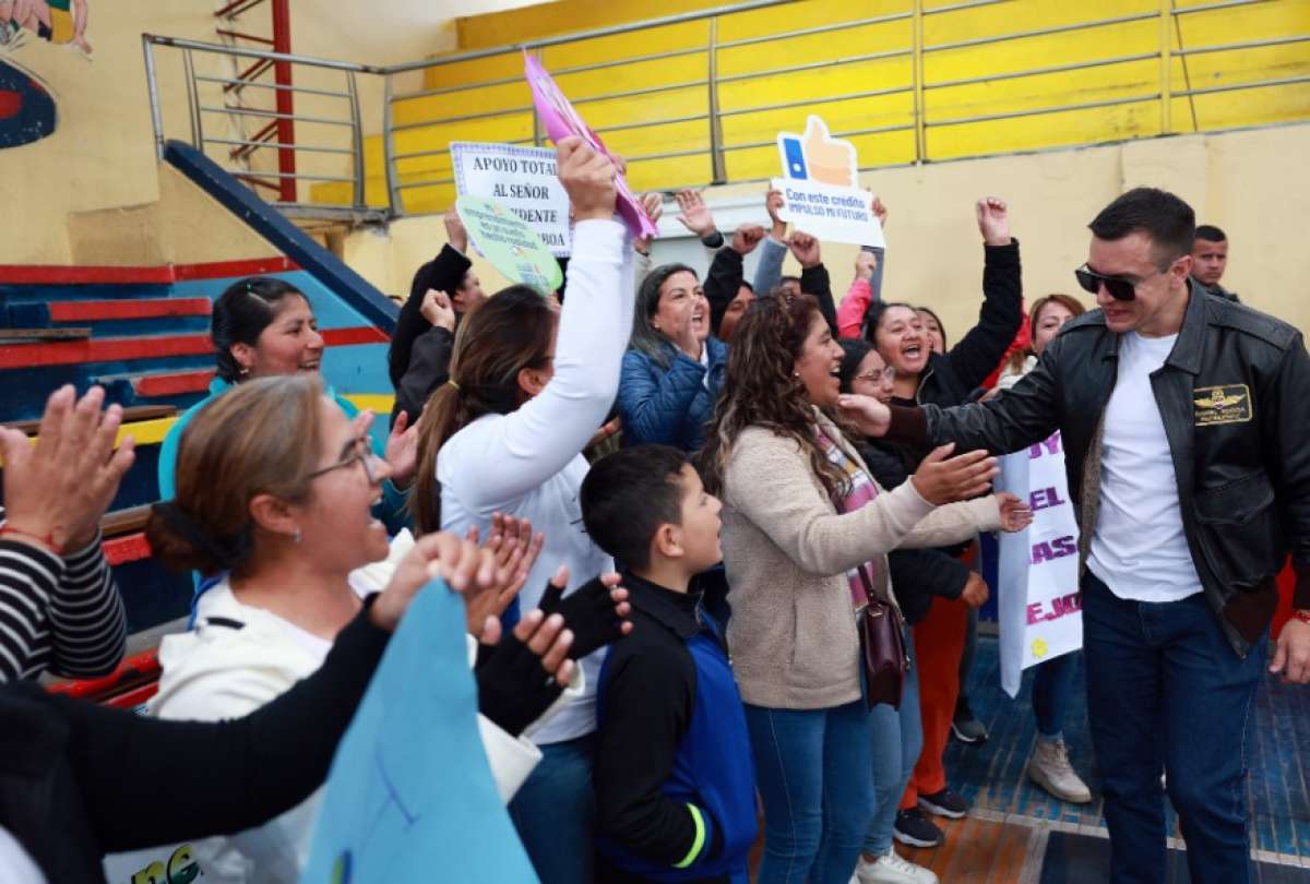 El presidente Daniel Noboa entregó este jueves 1.000 Bonos Incentivo Emprende y destacó que solo en septiembre se invirtieron USD 9.3 millones en beneficios para este sector.