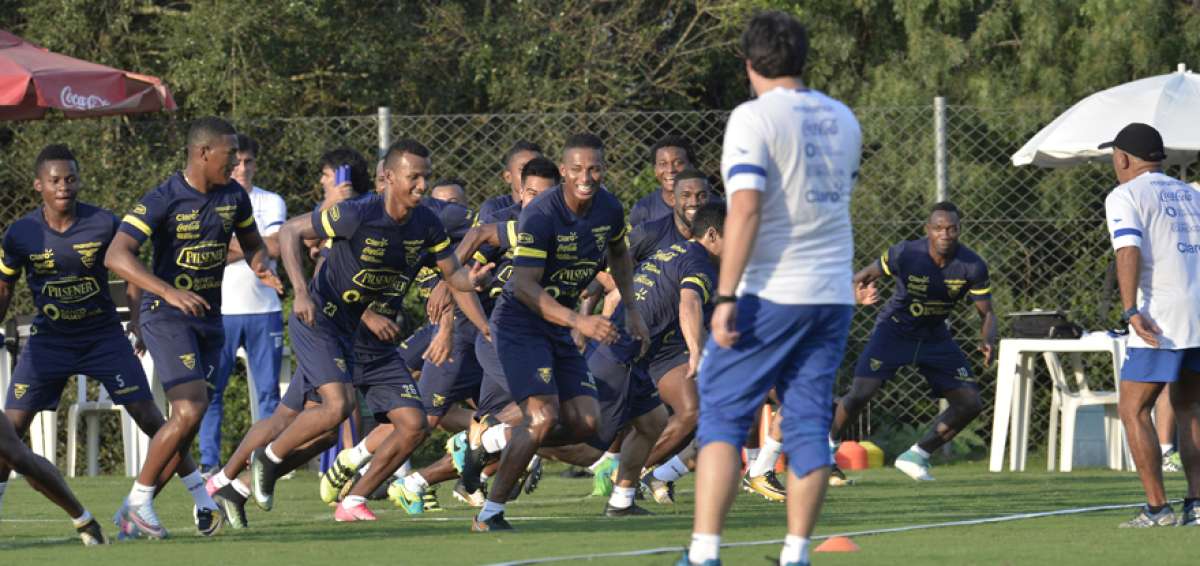 Entrenamiento de Ecuador en Viamao.