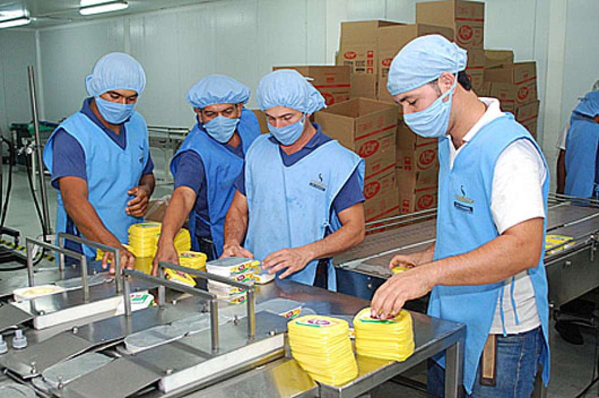 La Fabril espera adquirir localmente sus envases para margarina, los mismos que ya est&aacute;n en las perchas de supermercados. Foto: Cortes&iacute;a.