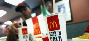 McDonald's, Burger King y Starbucks son multados por usar pl&aacute;stico desechable en India