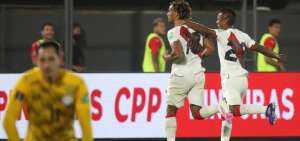 Paraguay y Per&uacute; inician la Eliminatoria con un empate