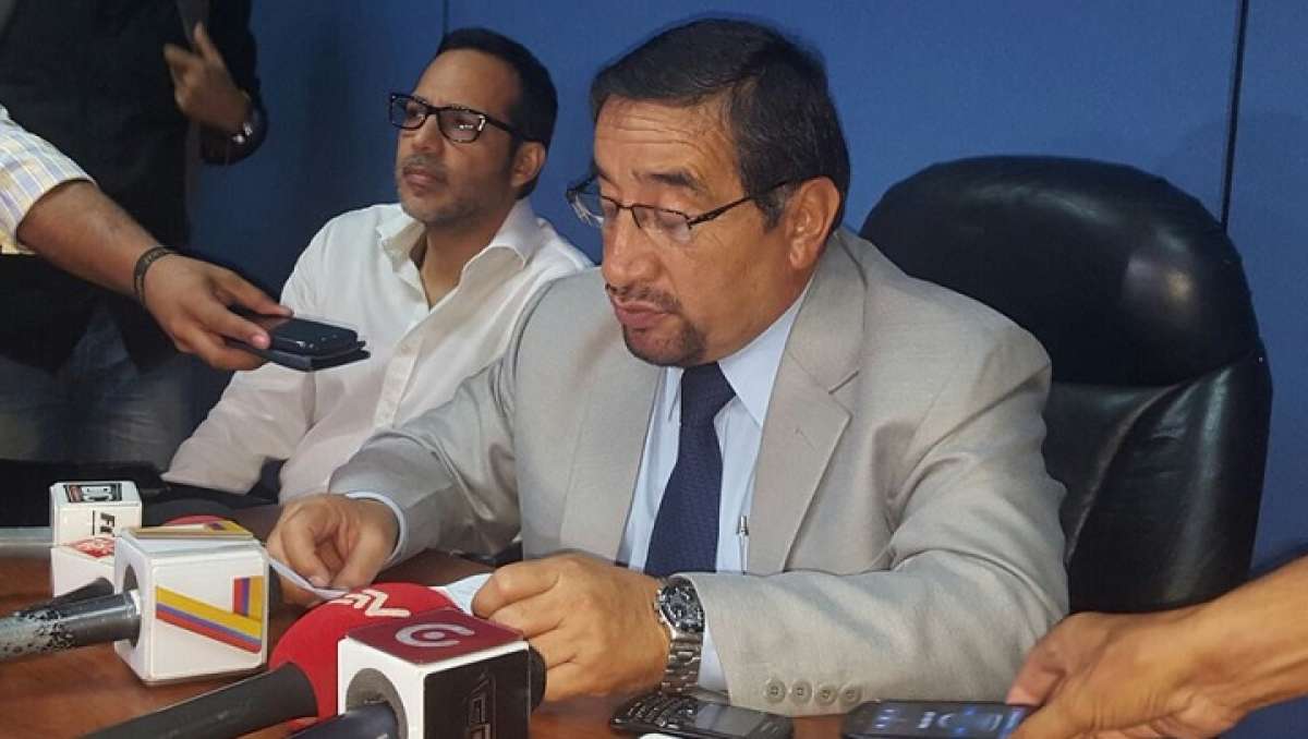 El vicepresidente de la FEF, &Aacute;lex De La Torre, confirm&oacute; la sanci&oacute;n para el club albo.