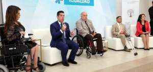 Los secretarios de Vivienda y de Trabajo acudieron al encuentro 'Construyendo la igualdad'.