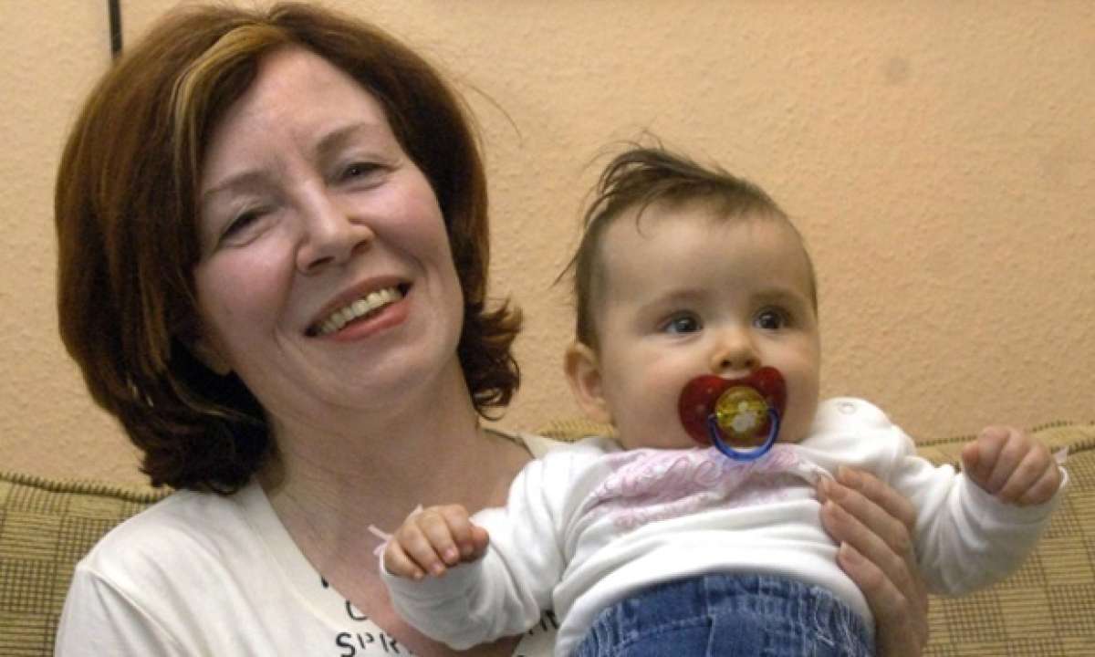 En 2005, la futura madre de cuatrillizos ya atrajo la atenci&oacute;n medi&aacute;tica al dar a luz a una ni&ntilde;a a la edad de 55 a&ntilde;os. FOTO: Internet 
