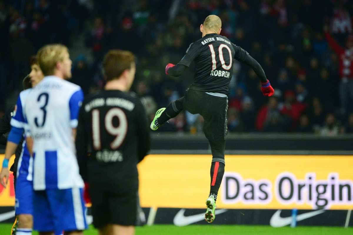 El holand&eacute;s dispar&oacute; desde la frontal del &aacute;rea tras recibir pase de Thomas M&uuml;ller. Foto: Agencia AFP