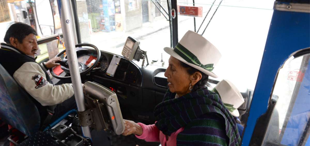 Un paso previo al alza del precio fue la decisi&oacute;n del Concejo Cantonal de que los usuarios del transporte urbano paguen solo con tarjeta electr&oacute;nica.