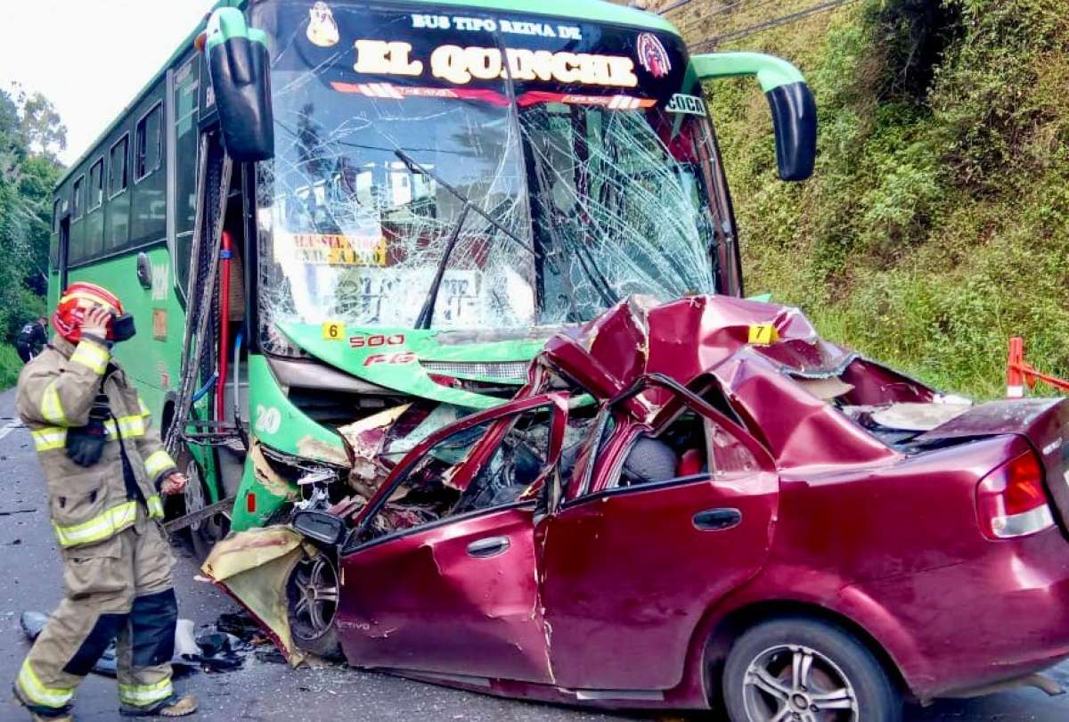 Dos personas fallecieron por accidente en la vía a El Quinche