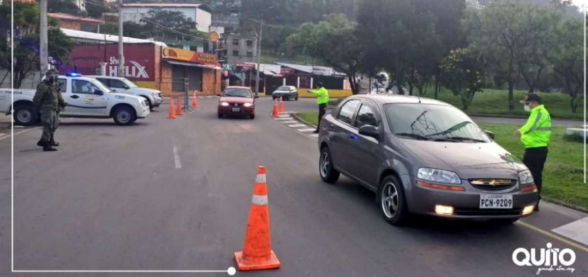 AMT cit&oacute; a conductores por infringir restricci&oacute;n de circulaci&oacute;n