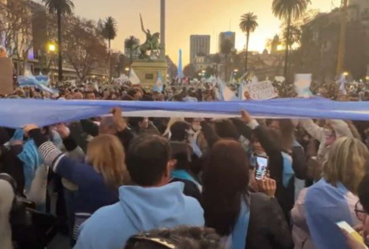 "Fuera G20", claman cientos de personas en Buenos Aires