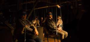 Los asistentes de la obra musical Puruw&aacute; son ubicados estrat&eacute;gicamente con los ojos vendados en la sala de teatro. Cada individuo vive una experiencia &uacute;nica, seg&uacute;n su perspectiva sensorial. 