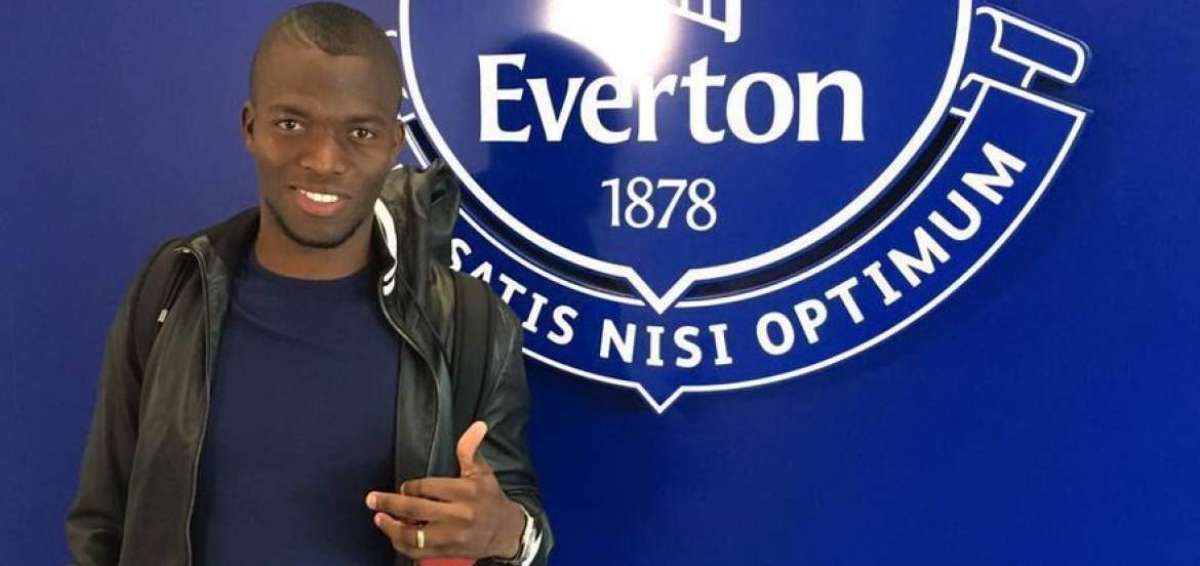 Enner Valencia ya entren&oacute; con su nuevo club el Everton