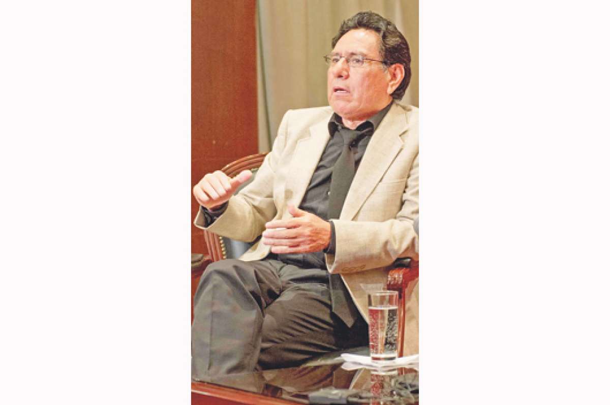 Rold&aacute;n regres&oacute; a Am&eacute;rica luego de 22 a&ntilde;os de exilio en Alemania. Ahora lo acusan de prestar su nombre para un libro que escribi&oacute; sobre Sendero Luminoso. Foto: Fernando Sandoval / El Tel&eacute;grafo.