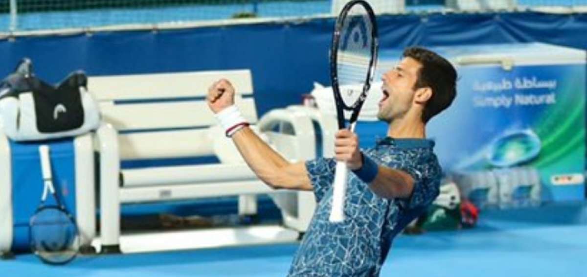Djokovic arrasa a Dzumhur en la primera ronda del torneo en Doha