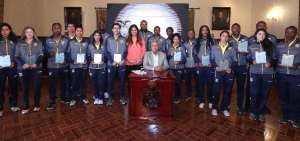 Len&iacute;n Moreno entreg&oacute; reconocimientos a los deportistas ecuatorianos que participaron en los Juegos Suramericanos de Cochabamba. 