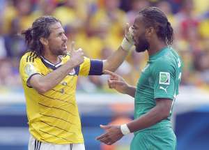 Mario Yepes (i.) es el tercer colombiano en jugar 100 partidos con su selecci&oacute;n. Foto: AFP