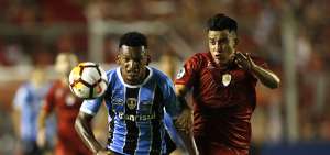 El ecuatoriano Fernando Gaibor (der.) marc&oacute; en la ida y esta noche repetir&aacute; como titular en Independiente.
