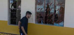La casa de una familia venezolana en Ibarra qued&oacute; con los vidrios rotos despu&eacute;s del ataque de ecuatorianos. Ellos no enviaron a sus hijos a la escuela por temor a represalias.