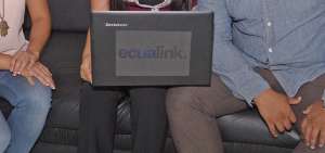 Grupo de estudiantes con proyecto de levantamiento de informaci&oacute;n Ecualink.