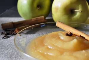 Las autoridades sanitarias activaron protocolos y tomaron muestras del puré de manzana y canela. 