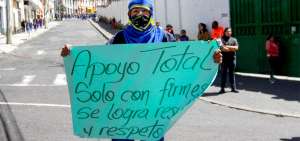 En el Colegio Mejia se forman 5.700 alumnos en tres jornadas. Ayer, un grupo realiz&oacute; protestas y desmanes para exigir la reincorporaci&oacute;n total de Jose C.