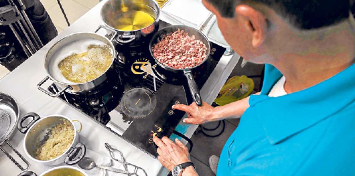 170 mil hogares en Ecuador ya tienen una cocina de inducci&oacute;n  