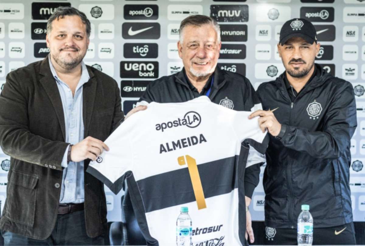 Olimpia apuesta por la experiencia: Ever Hugo Almeida es su nuevo director técnico