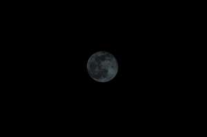 La Luna en el cielo de Quito. Foto: Miguel Jim&eacute;nez / El Tel&eacute;grafo 