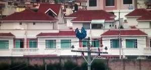 En Ibarra rescatan a ciudadano que tuvo problemas al aterrizar con parapente