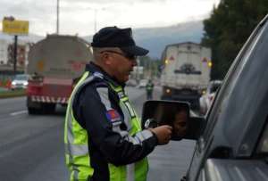En Quito se realizarán operativos de tránsito del 13 al 15 de noviembre. Los controles se enfocarán en el control de transporte pesado, velocidad y consumo de alcohol, para reducir la siniestralidad vial.