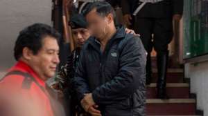 Vinicio L. acudi&oacute; ayer a la Unidad Judicial Penal de Pichincha, en la que se realiz&oacute; la audiencia para tratar su pedido de revocatoria de prisi&oacute;n preventiva.  