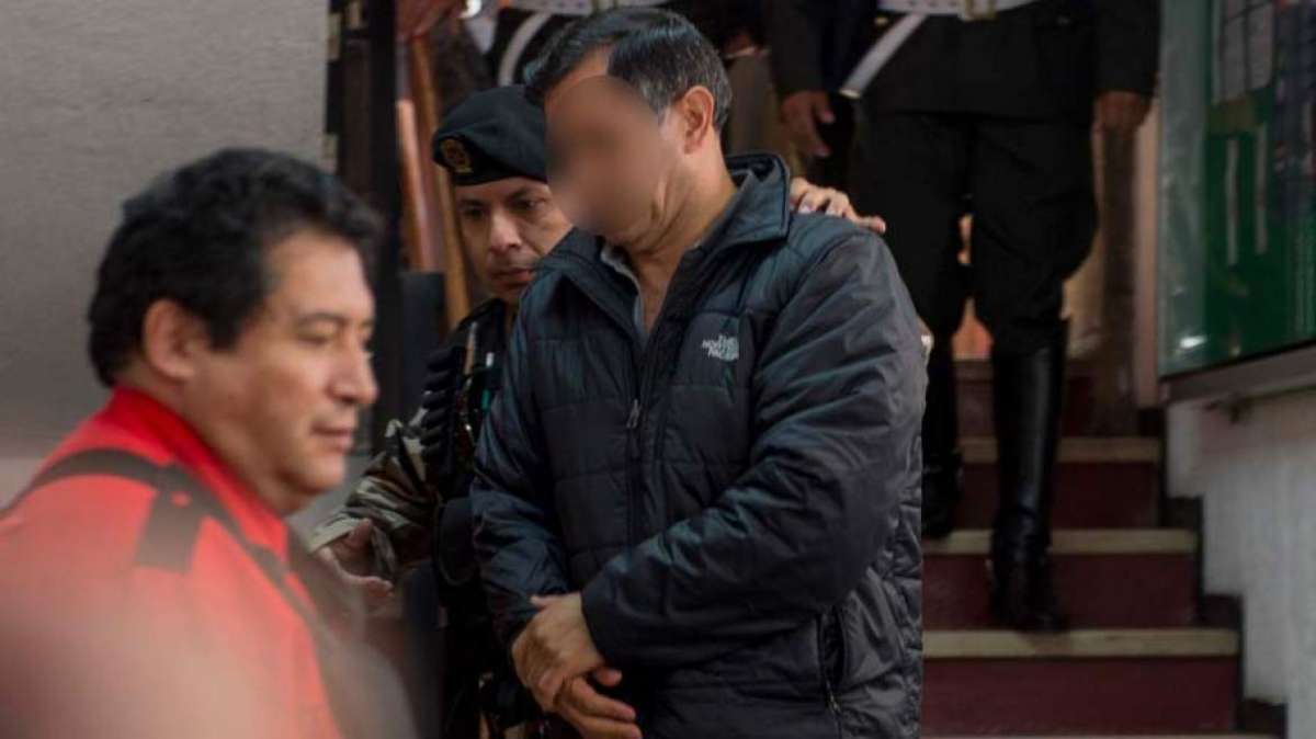 Vinicio L. acudi&oacute; ayer a la Unidad Judicial Penal de Pichincha, en la que se realiz&oacute; la audiencia para tratar su pedido de revocatoria de prisi&oacute;n preventiva.  