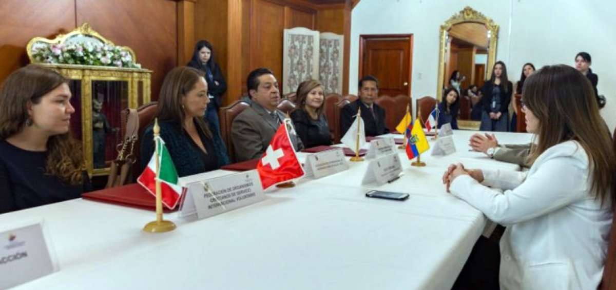 Ecuador suscribe convenios con 18 ONG por $ 49 millones