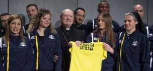 El equipo est&aacute; conformado por curas, monjas y empleados del Vaticano.