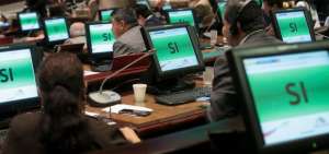 Asamblea Nacional quiere volver a designar autoridades v&iacute;a enmienda constitucional.