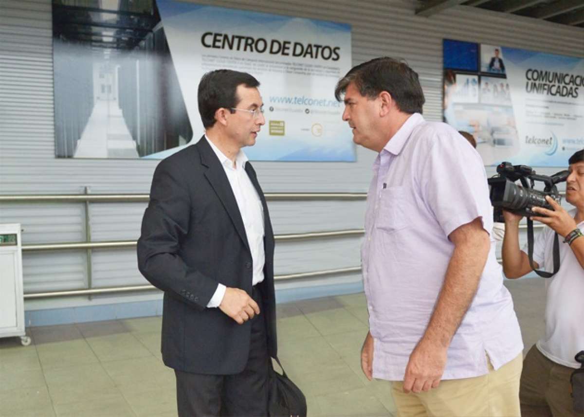 El exasamble&iacute;sta constituyente Leonardo Viteri (d) y el legislador por Tungurahua, Luis Fernando Torres. Foto: William Orellana / El Tel&eacute;grafo 