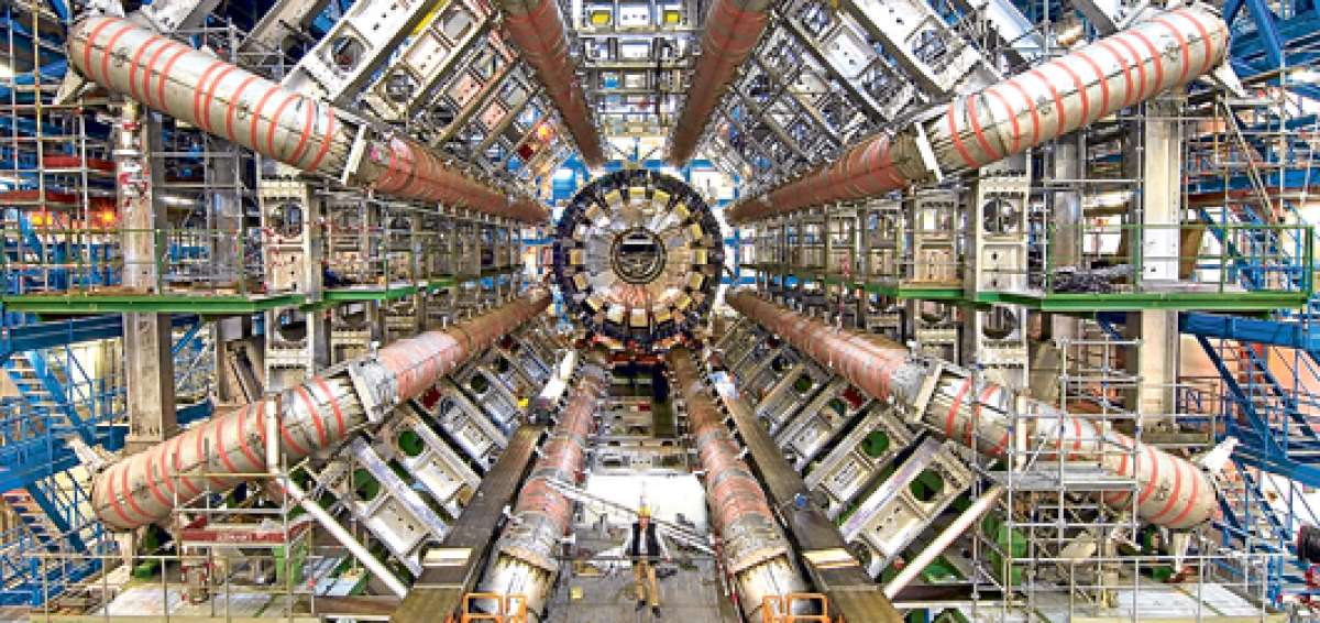 El Gran Colisionador de Hadrones (LHC, por sus siglas en ingl&eacute;s) es una compleja estructura que se instala en las fronteras entre Francia y Suiza. Foto de: manodemandioca.com.ar
