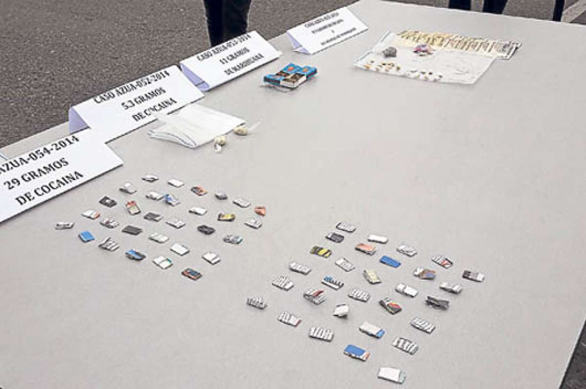 La Polic&iacute;a mostr&oacute; evidencias de los estupefacientes decomisados en varios sectores. Foto: Cortes&iacute;a