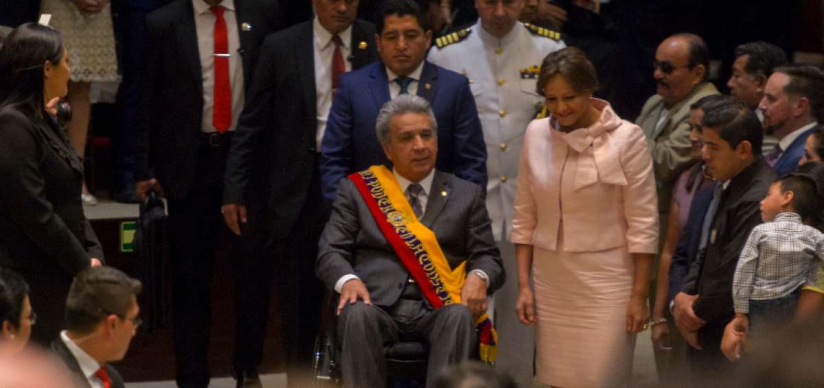 Momentos en que el presidente Len&iacute;n Moreno ingres&oacute; al pleno de la Asamblea para su Informe a la Naci&oacute;n. 