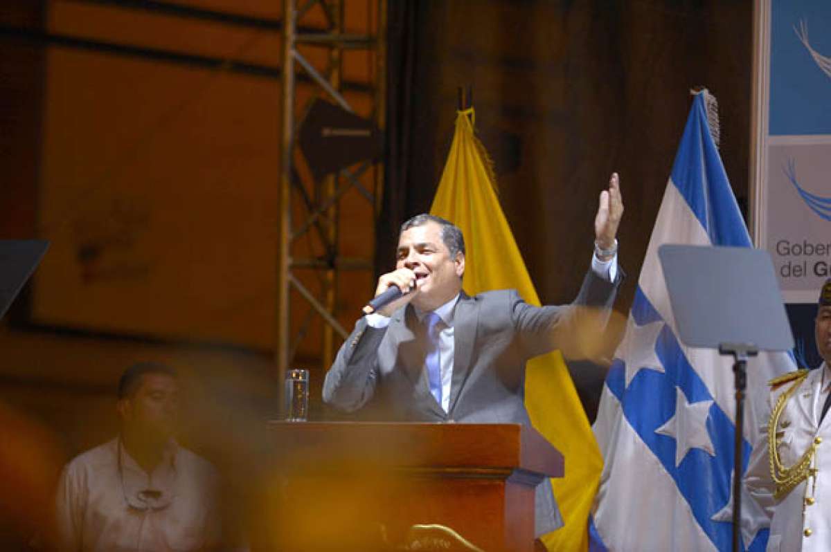 Cerca de 1 hora dur&oacute; la intervenci&oacute;n del presidente Rafael Correa en la sesi&oacute;n popular, a la que asistieron autoridades de Gobierno, de organizaciones sociales y moradores del barrio Florida Norte. Foto: Karly Torres/El Tel&eacute;grafo