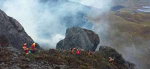 Guardaparques, miembros del Ej&eacute;rcito y bomberos combatieron el incendio por m&aacute;s de 24 horas.