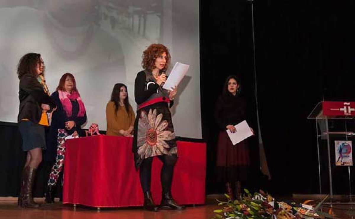 Grito de mujeres en Grecia (foto) cont&oacute; con lecturas po&eacute;ticas, recitales, cine y poes&iacute;a. Foto: Cortes&iacute;a