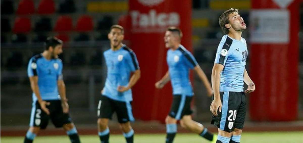 Un gol de Schiappacasse da el pase a Uruguay y elimina a Paraguay