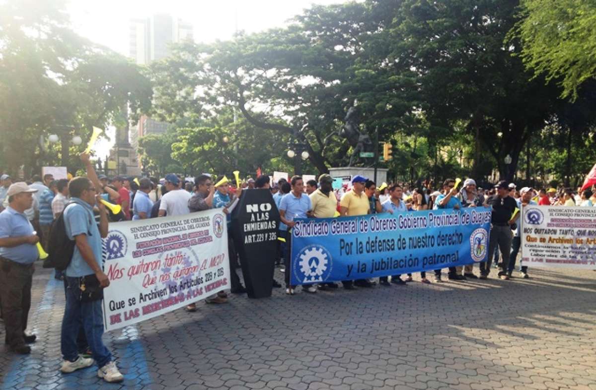 La movilizaci&oacute;n parti&oacute; desde el Parque Centenario en el centro de Guayaquil. Foto: H&eacute;ctor Marcillo / El Tel&eacute;grafo