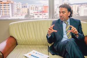  &rsquo;En una sociedad justa, los que m&aacute;s tienen, m&aacute;s contribuyen al desarrollo&rsquo;