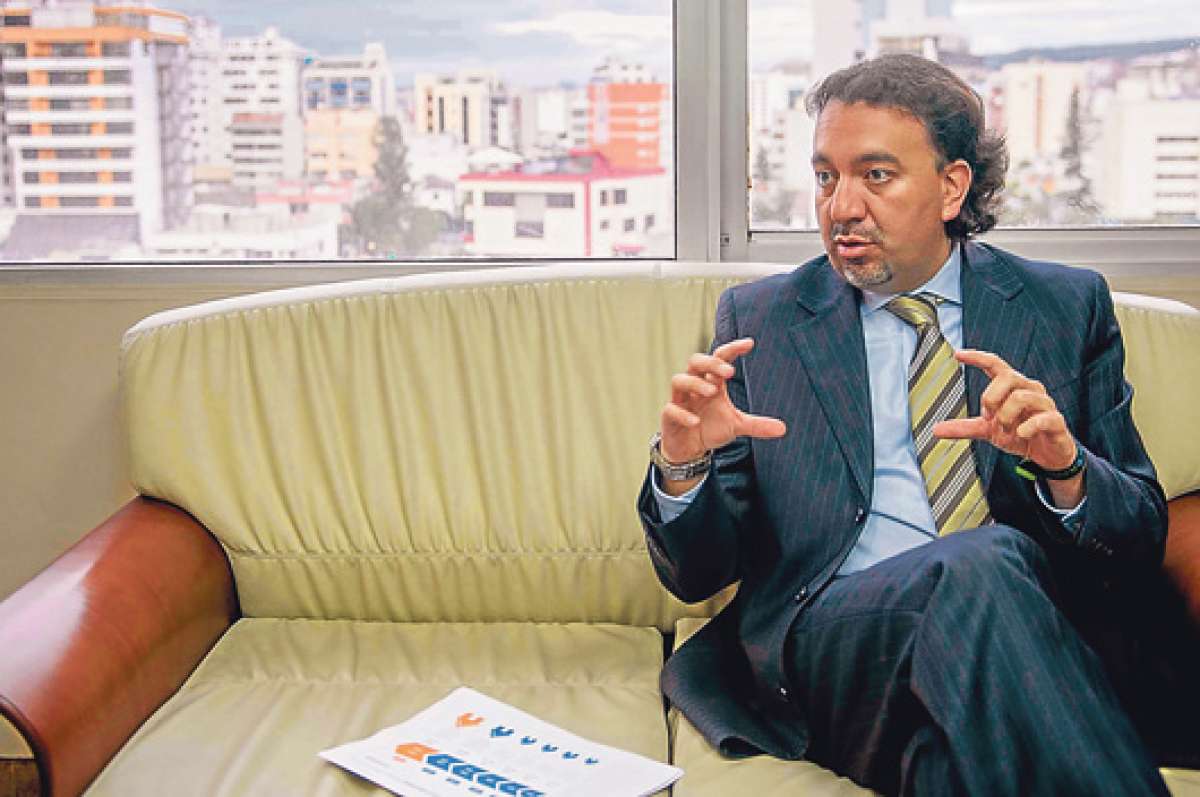  &rsquo;En una sociedad justa, los que m&aacute;s tienen, m&aacute;s contribuyen al desarrollo&rsquo;