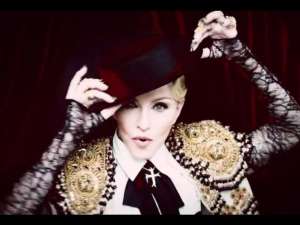 Madonna se viste de torera nuevamente en  Living for love (Video)