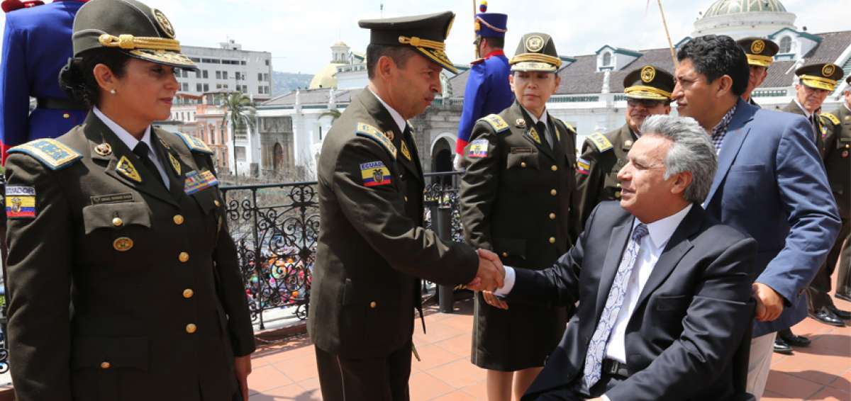 El presidente Len&iacute;n Moreno particip&oacute; ayer en el cambio de guardia del Palacio de Carondelet que se realiza todos los lunes por las ma&ntilde;anas.