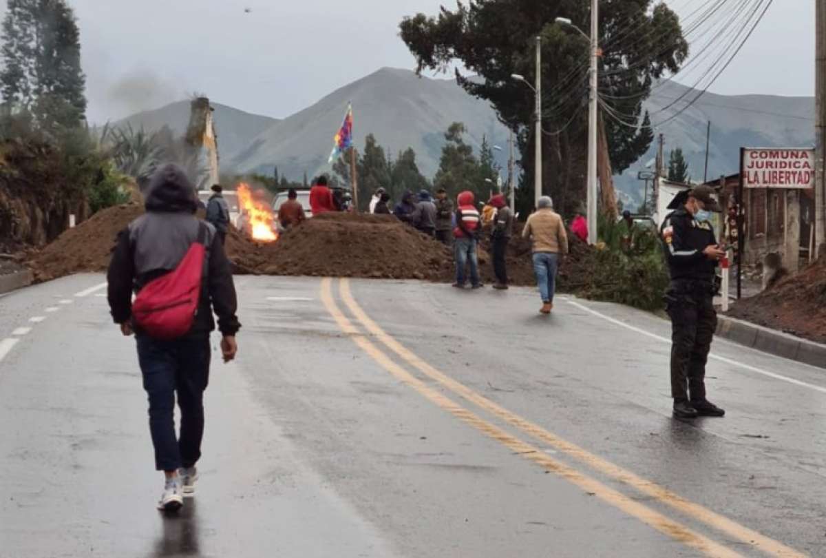 Contin&uacute;a el cierre de v&iacute;as en varias provincias del Ecuador