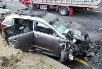 Tres vehículos se vieron involucrados en una colisión al norte de Quito. 