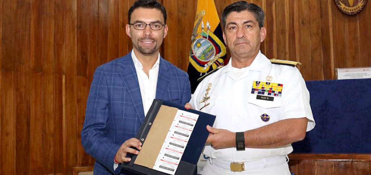 CNE entreg&oacute; 17.309 credenciales para voto facultativo de miembros de la Armada y la FAE